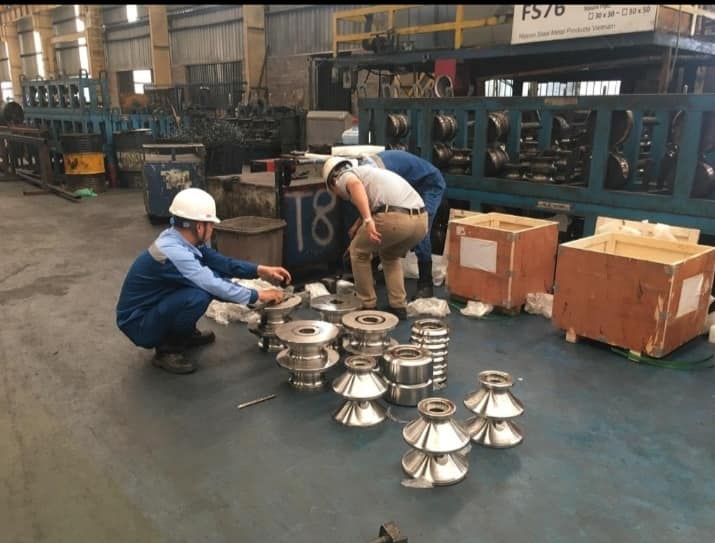 Khuôn cán ống thép SKD11