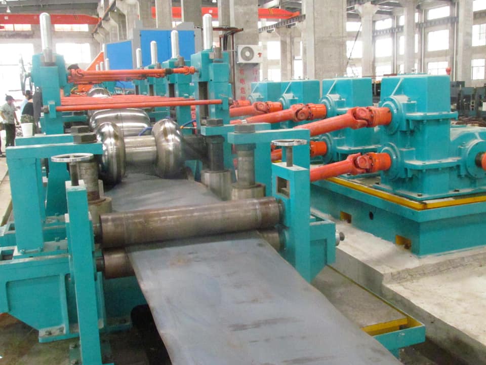 Máy lốc ống thép 273