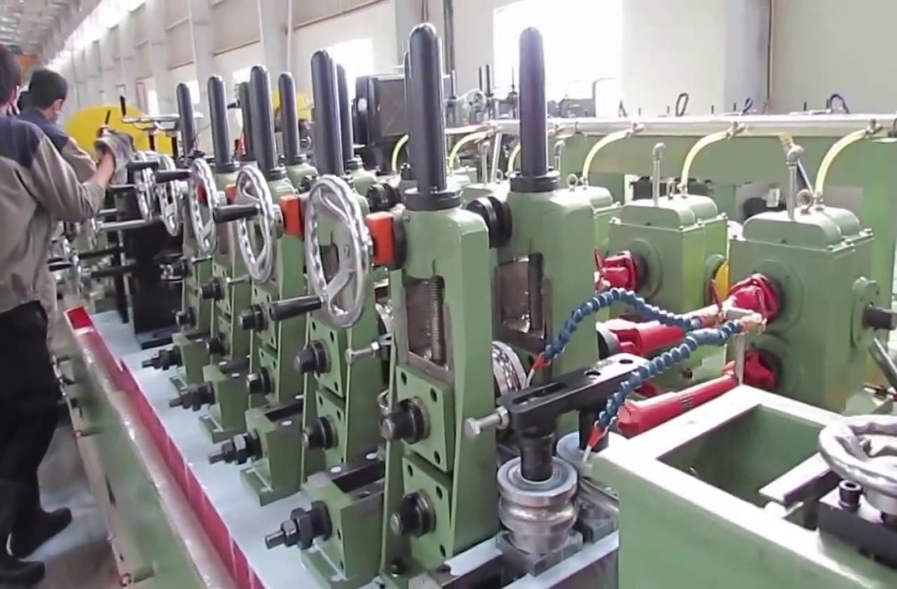 Máy cán ống thép đài loan