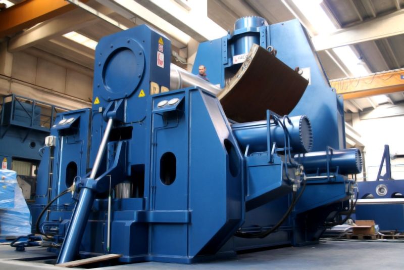 Máy lốc tôn 3 trục