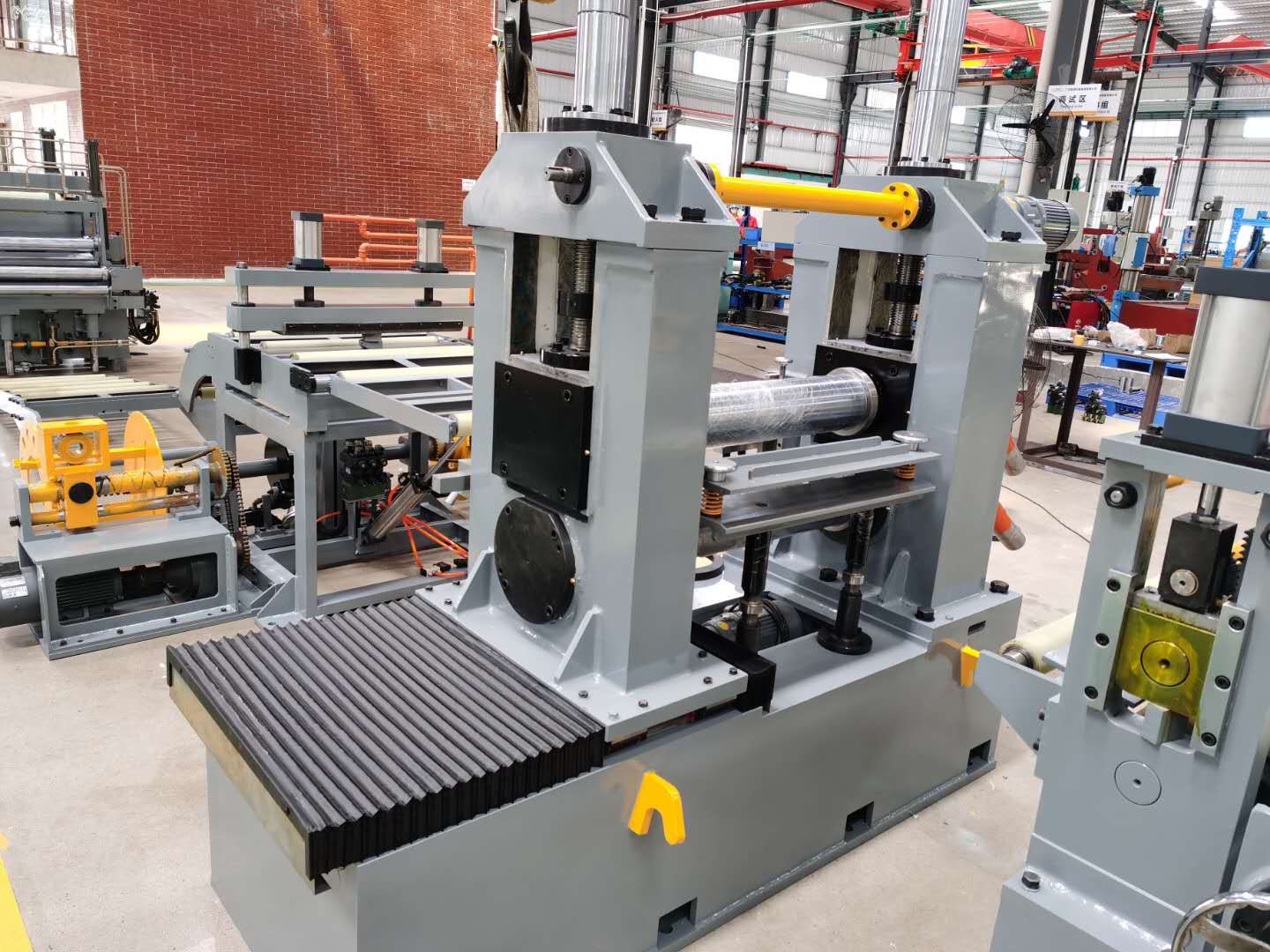 Máy xả băng nhôm đồng